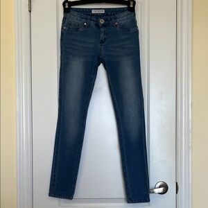 Guess Women's Light Wash Skinny Jeans Size Small